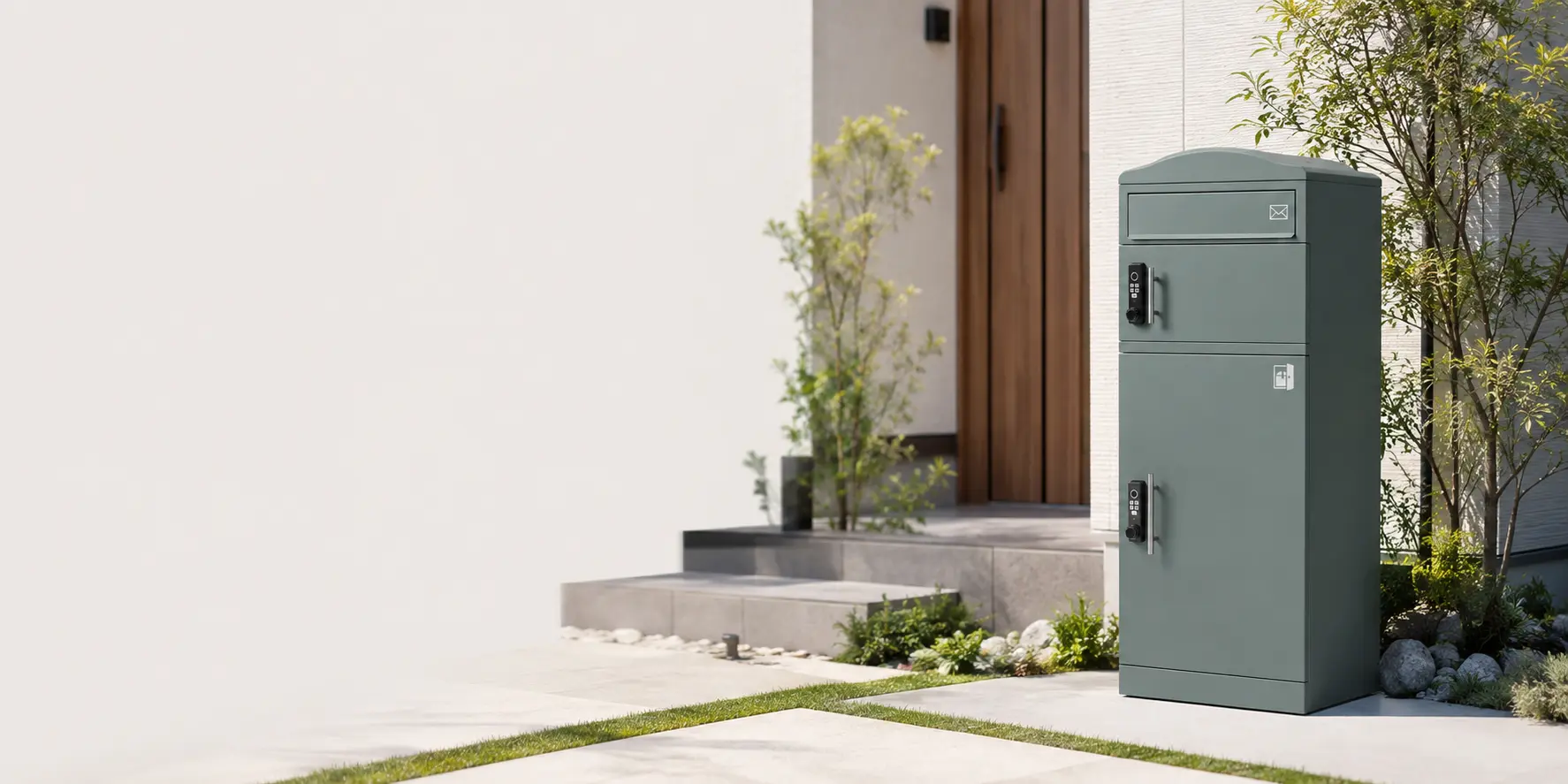 指紋キー付きのルスネコボックス Excellent が住宅の玄関前に置かれている様子